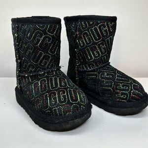 UGG Kids (Toddler) Classic II Graphic Stitch Boots – Black Multi (Size 5T)